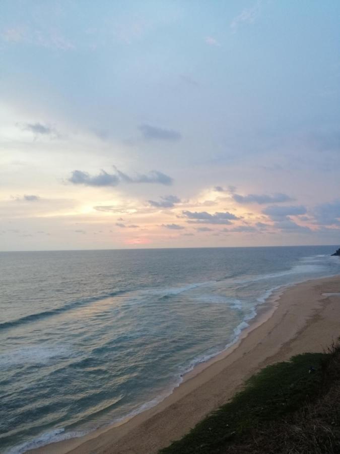 Blue Waves Beach Residency Hotel Varkala Buitenkant foto